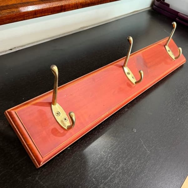 Coat Hook and Timber Plate - 90mm High x 500mm Wide63006548141570114
