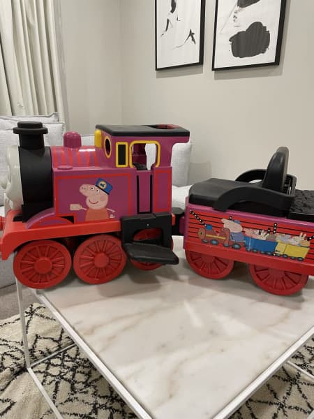 Peg perego thomas the deals train ride on