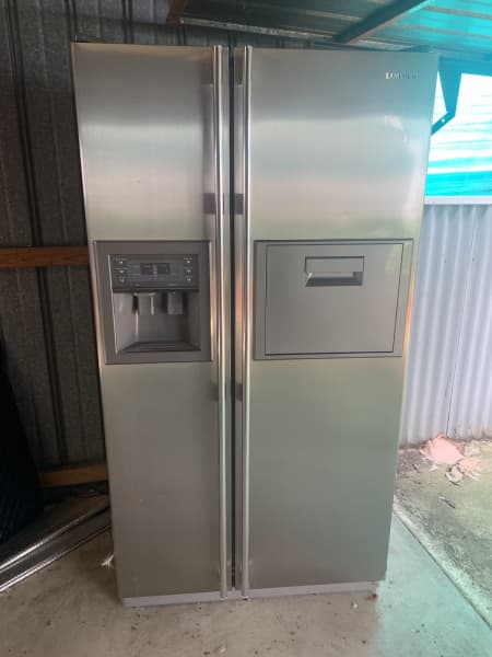 kogan 535l side by side fridge with water dispenser silver