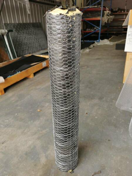 0.9m x 50m x 0.6mm Chicken hexagonal wire netting(Hole: 23mm x 13mm)630074298977291128