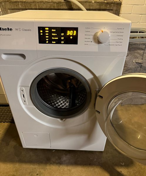 MIELE EcoPlusComfort 8kg W1 Front Load Washing Machine Model: WDD030 63021284323586111