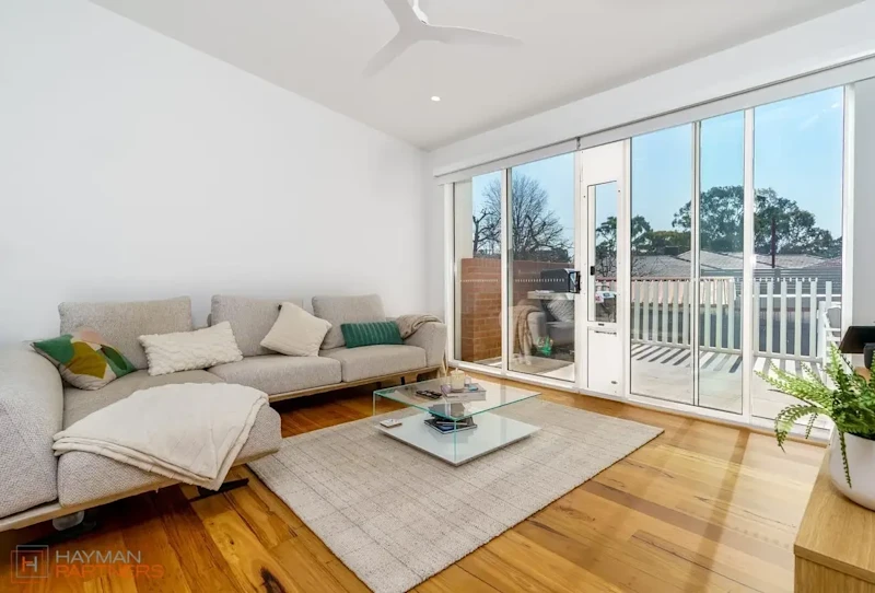 Stunning family home with two bedroom studio62929678133507114