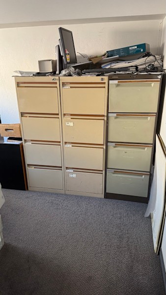 FREE - Assortment of filing cabinets - 2 - 5 drawers!628634119873291111