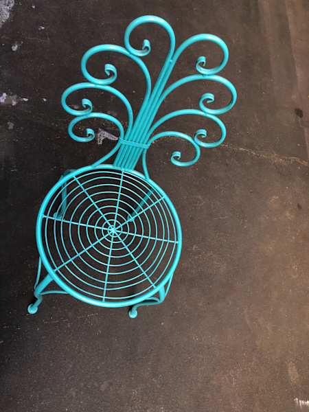 Decorative metal chair62864724328066116