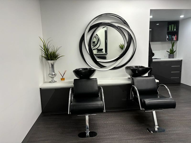 Hair Salon for Rent or Rent a hairdressing chair Spring Hill Brisbane62995620187395113