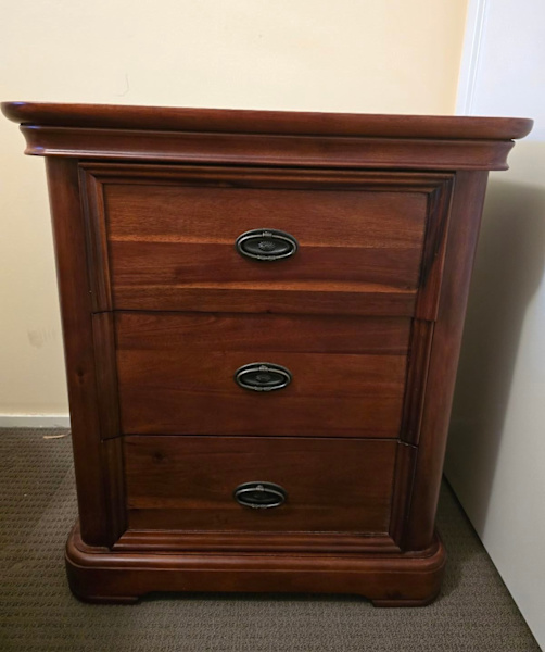 3 drawer bedside solid timber drawers/tables62863411365634112