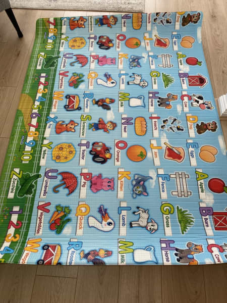 Jolly kids play store mat