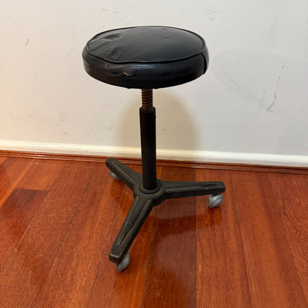 HEAVY DUTY METAL 3 LEG ROUND ROLLING STOOL WITH WHEELS PU LEATHER62864724334209116