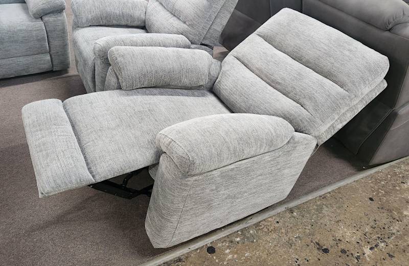 *Brand new* rocking recliner single sofa62863412666499111