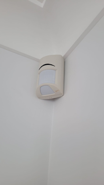 Bosch Wired Security Alarm System - fully functional, ready to install63020447488898111