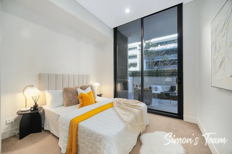 Ground-Floor Apartment with 3m Ceilings, Study & Courtyard – Riverside Living at Its Best62882739753987112