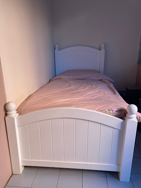 Single bed, including mattress 62863376302339112