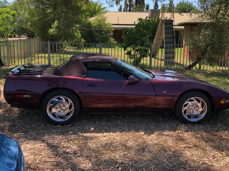 1993 Chevrolet Corvette 40th Anniversary Edition right hand drive62885349818243110