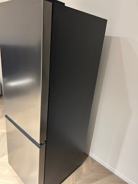 Hitachi Bottom-Mounted Fridge/Freezer Silver 303L - Near New RRP $99963022182676227112