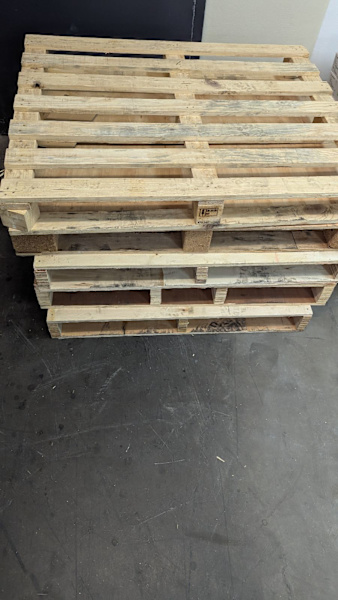 Pallets lots of pallets FREE pallets63011175059843111