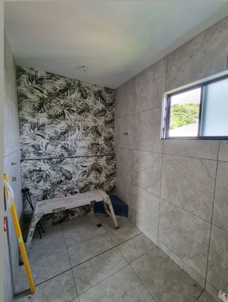Tiler looking for work 62863843609475112