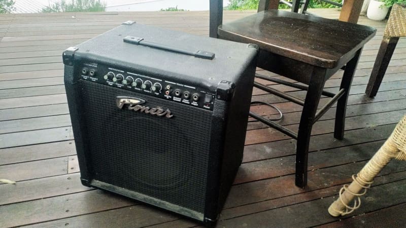 bass guitar amp gumtree