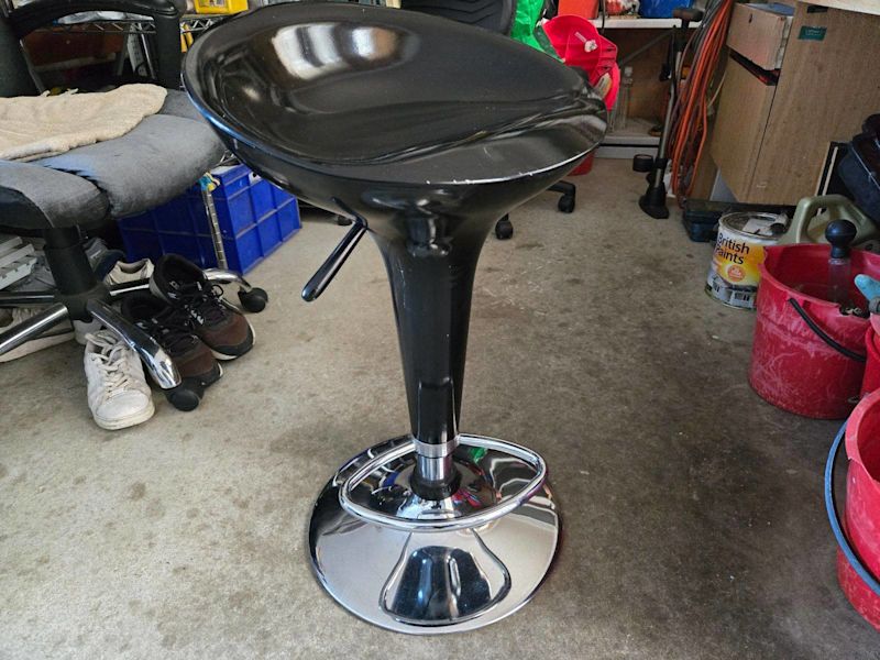 3 X Kitchen Stools Black height adjustable 628633694579221116