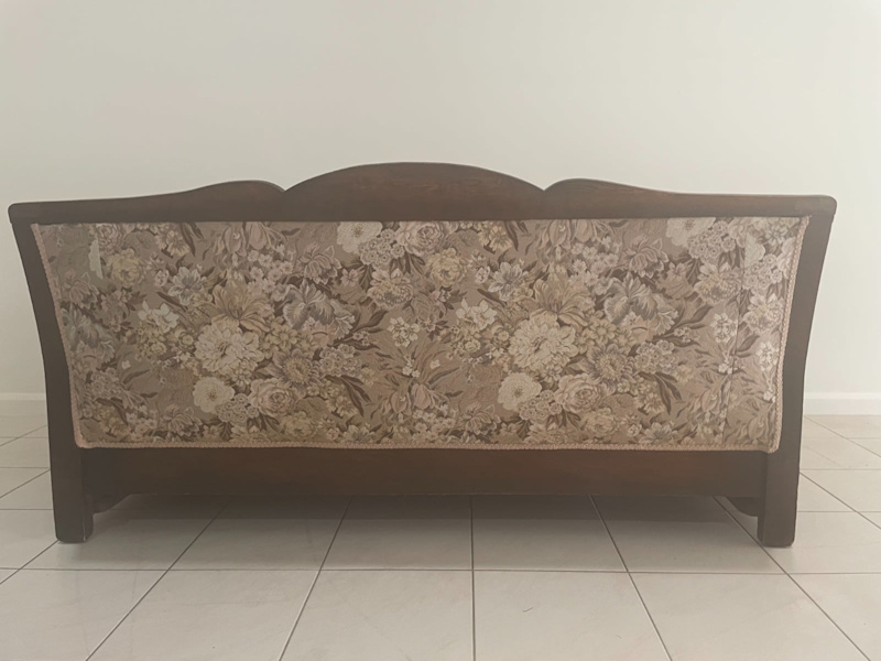 Vintage 3 seater sofa with matching armchairs62863384833666111