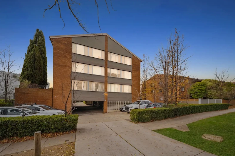 Stylish Living in Prime Inner South Location62931710352258111