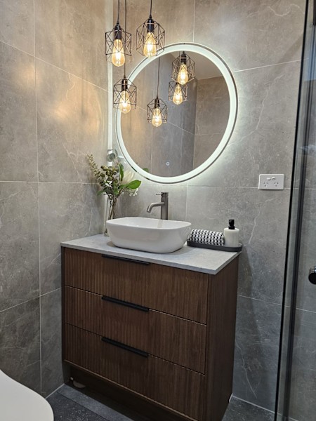 Looking for a Tiler62863417101313114