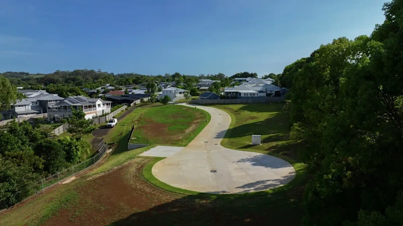 Village Edge Court - Only 2 lots remain63006940029314112