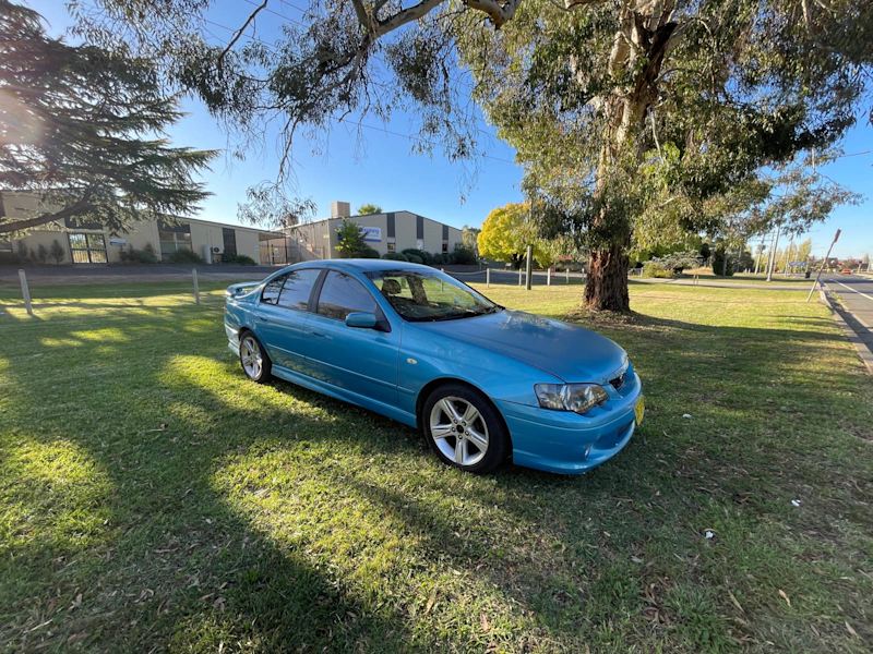 Ford Sedan 2004 XR662936654301827114