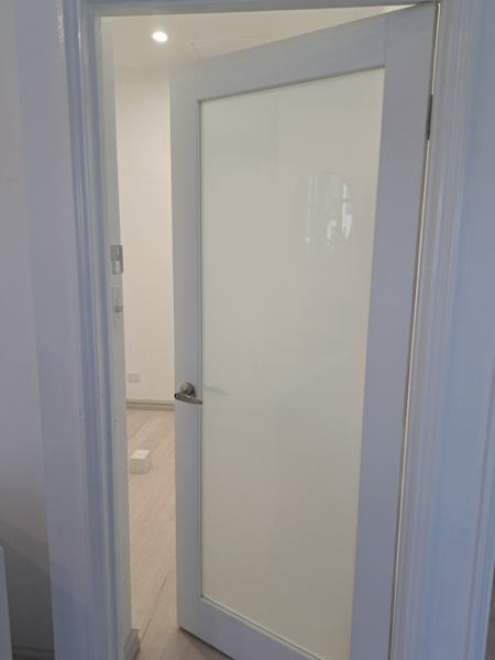 Room to let commercial62864726119810111