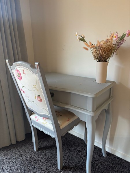 Moving out sale: shabby chic furniture 62863368765826113