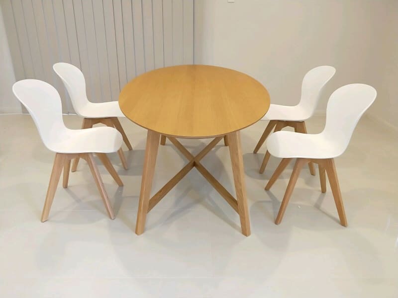 freedom oval dining table