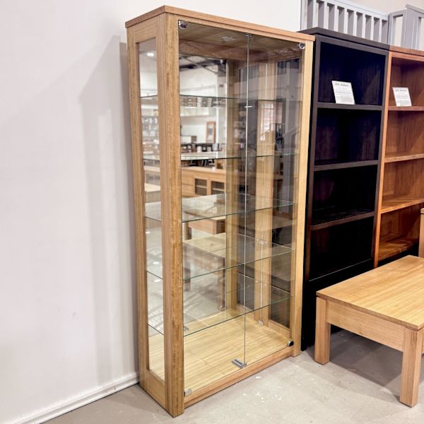 DU51 - Tassie Oak Glass Cabinet628647239814431116