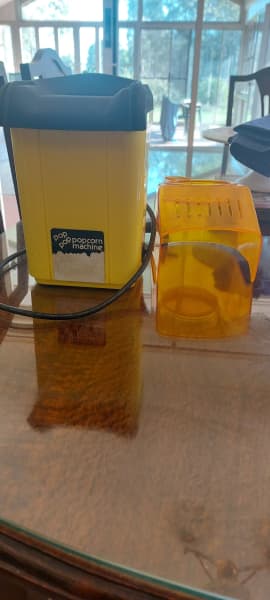 Popcorn maker, electric in good working order63018175012481111