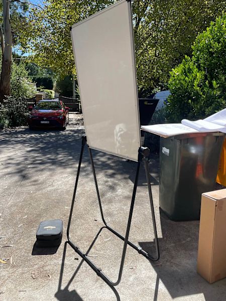 Whiteboard on adjustable stand62863375829123111