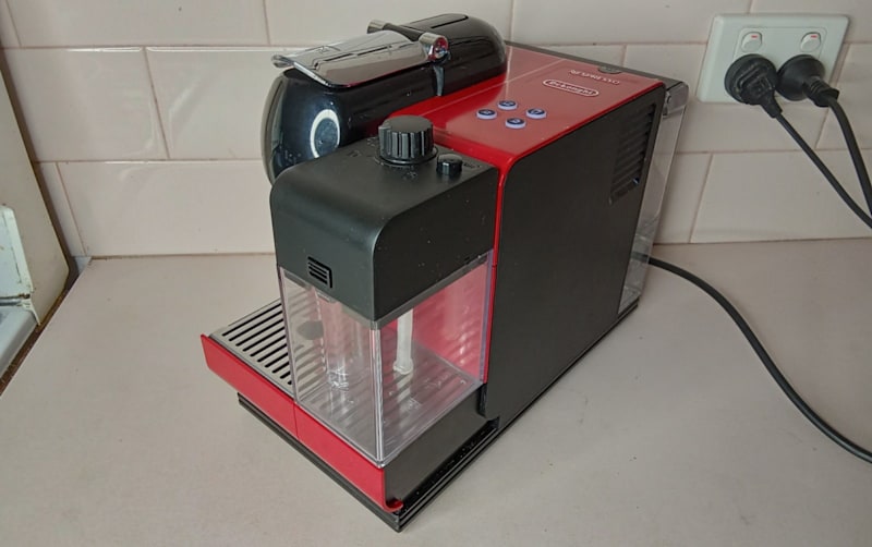 DeLonghi  Nespresso Lattissima Plus Coffee Maker - Red63014236161537111