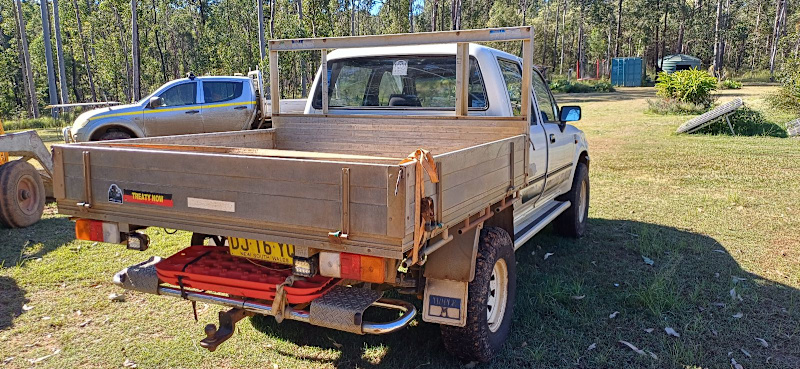 1997 TOYOTA HILUX SR5 (4x4) 5 SP MANUAL 4x4 DUAL CAB P/UP62935685370114112