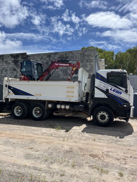Excavator and Tipper Combo Hire 630124444724501115