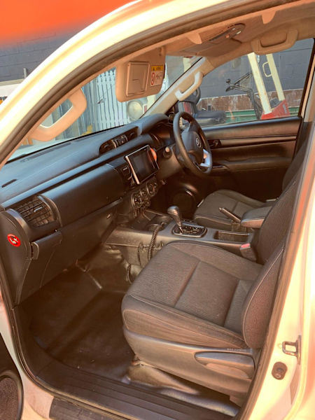 Car interior cleans and detail63004363183745110