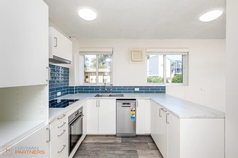 Charming two bedroom unit in prime location62930688791171114