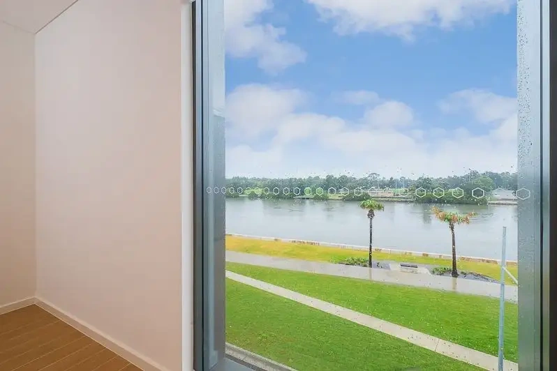 Unobstructed Waterview from living room and bedrooms! Nearly new 2 Bedroom+Study apartment with 1 parking spaces and Winter Gar63007596786050111