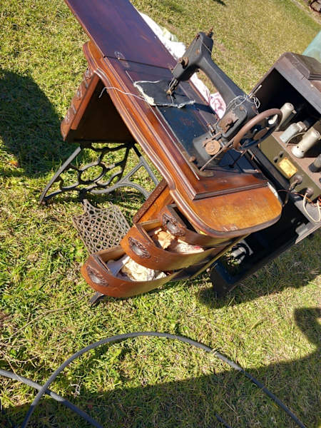 Antique Singer Sewing Machine 63023535727747112