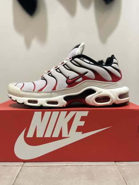 Air max plus kombat hotsell