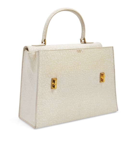 VERY RARE Hermes vintage shoulder bag in white Beluga leather and gold  hardware!