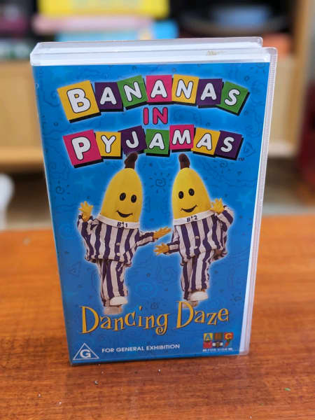 Bananas in Pyjamas VHS Dancing Daze B1 B2 VHS 2002. CDs