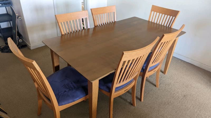 used dining room table and 6 chairs