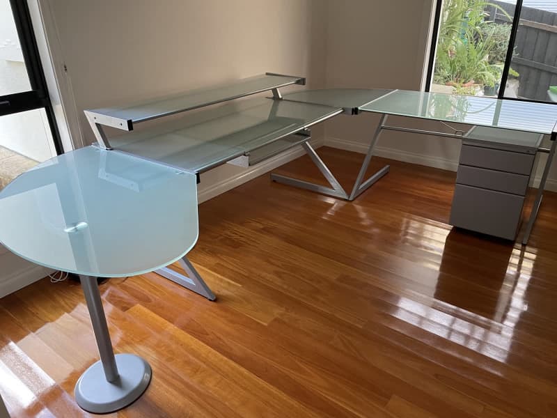 glass desk gumtree