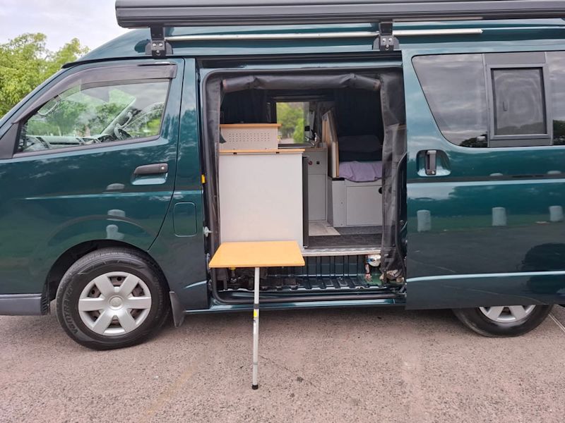 Toyota Van62937623562114112
