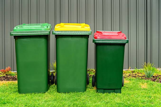 Rubbish bin cleaning 63004493532035111