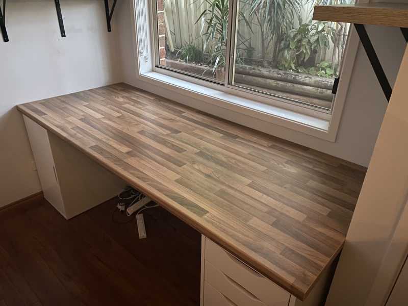 timber laminate desk