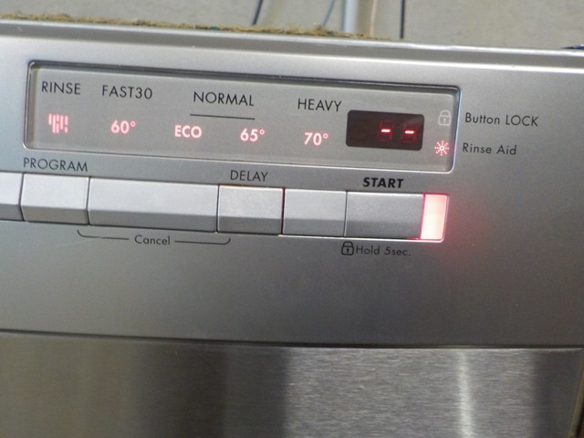 Item 2920 Westinghouse 13PS Dishwasher   (Inc Delivery & Warranty)63016908401026113