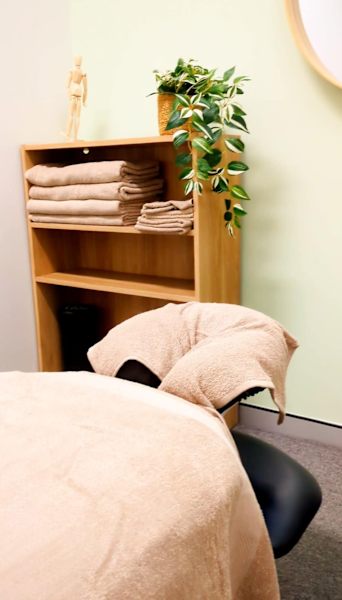 Clinic or Consulting rooms available62995619587074110